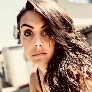 Hi everyone! Not really selling much anymore but still on from time to time!